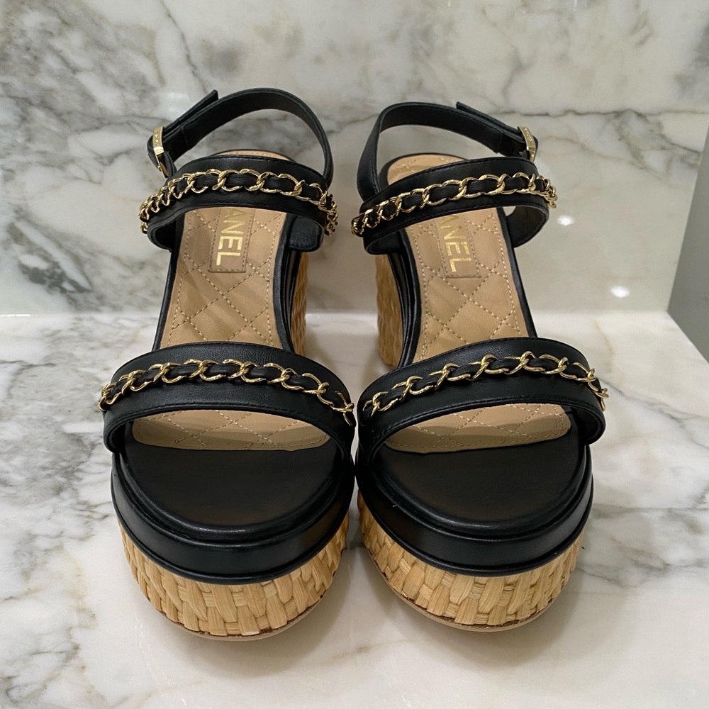 🖤Chanel 20C Black Lambskin Wedges🖤